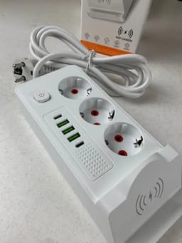 مشترك كهربائي 3 منافذ مع USB وشحن لاسلكي 2